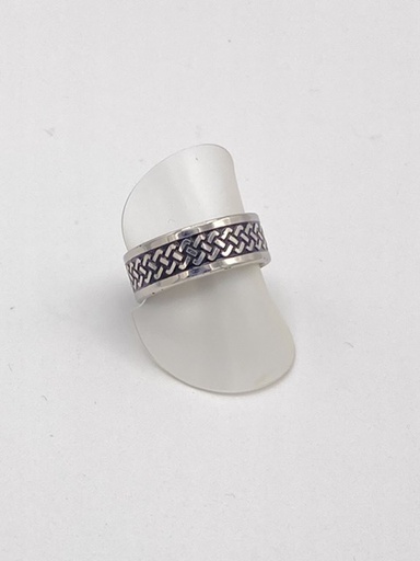 Bague acier anneau gravé tresse